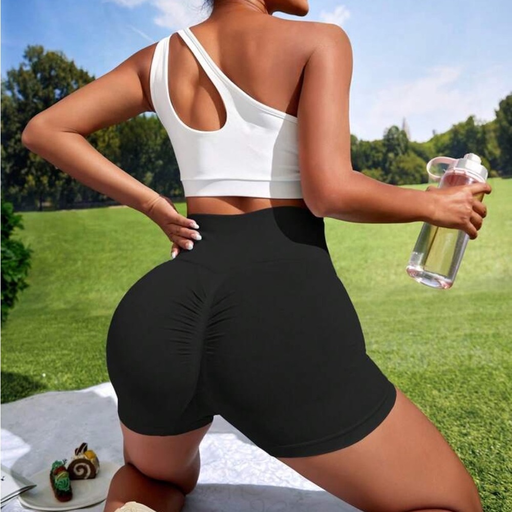 SHEIN Black Women's Active Scrunch Shorts